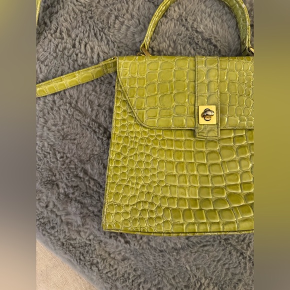 LORD AND TAYLOR Lime Green Crocodile-Embossed Handbag - Picture 15 of 15